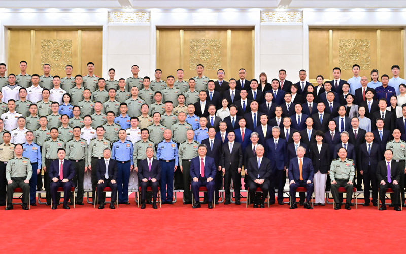 中國人民抗日戰(zhàn)爭暨世界反法西斯戰(zhàn)爭勝利80周年紀念活動總結(jié)會議在京舉行 習(xí)近平親切接見紀念活動籌辦工作各方面代表